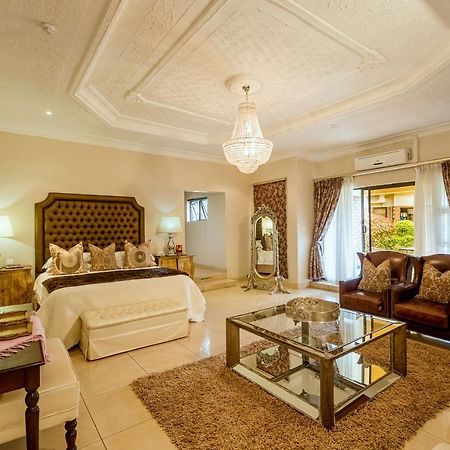 The Victoria Falls Deluxe Suites Exterior foto