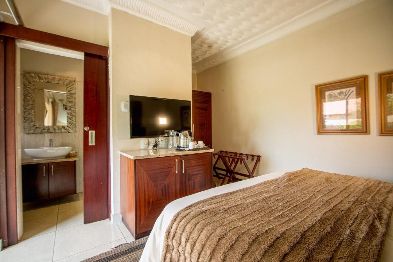 The Victoria Falls Deluxe Suites Exterior foto