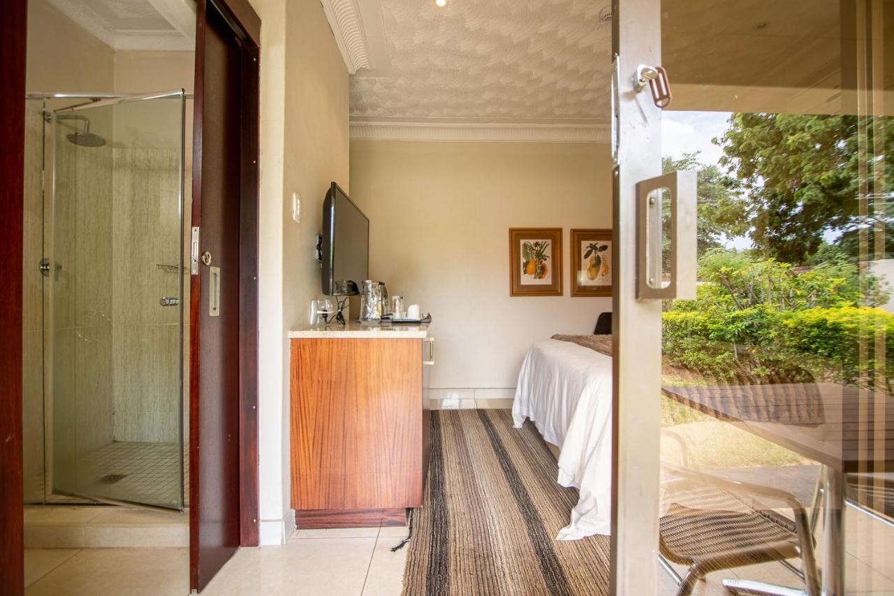 The Victoria Falls Deluxe Suites Exterior foto