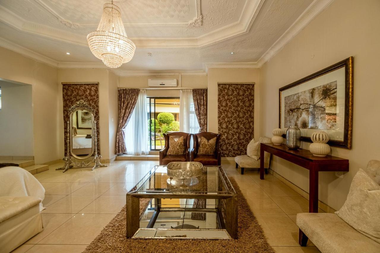 The Victoria Falls Deluxe Suites Exterior foto