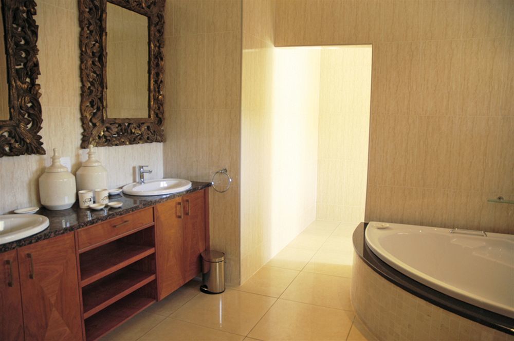 The Victoria Falls Deluxe Suites Exterior foto