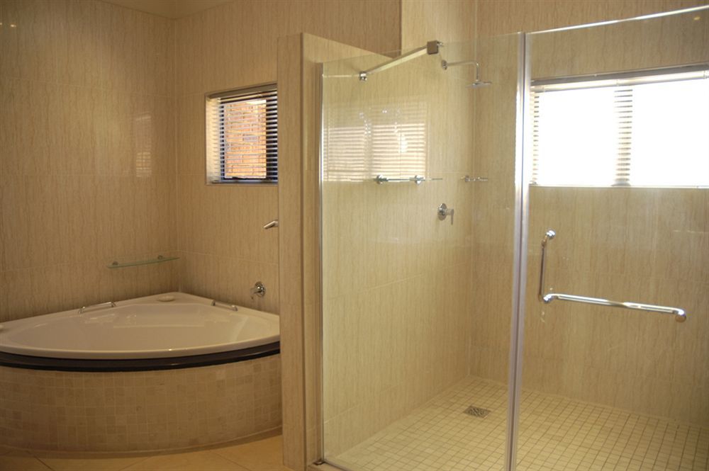 The Victoria Falls Deluxe Suites Exterior foto
