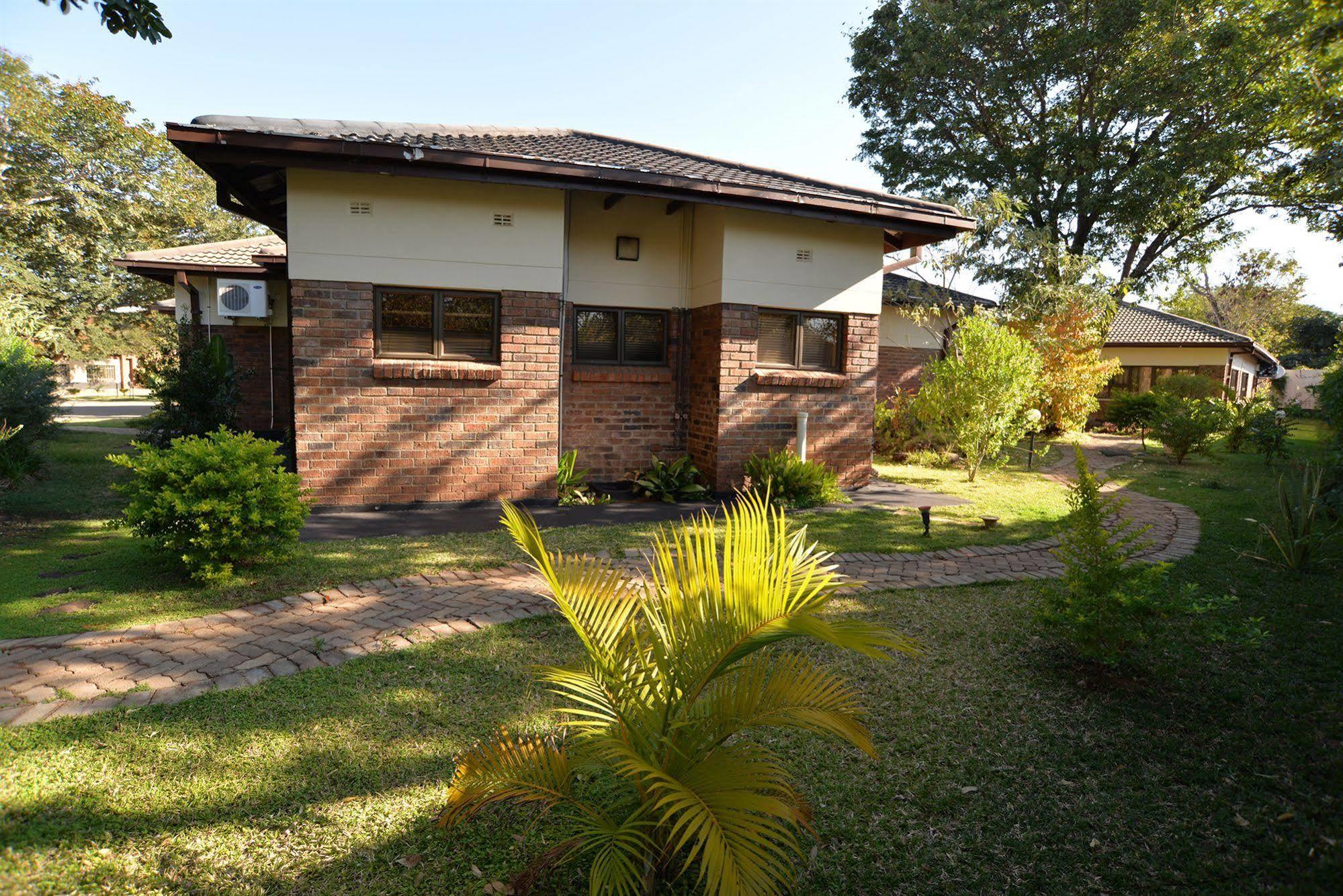 The Victoria Falls Deluxe Suites Exterior foto